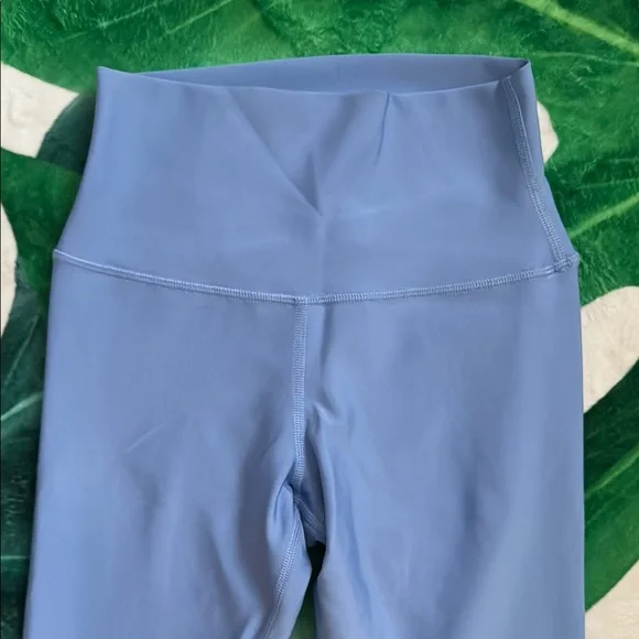 Alo Yoga airlift Sky Blue High-Waisted Leggings - Picture 2 of 6